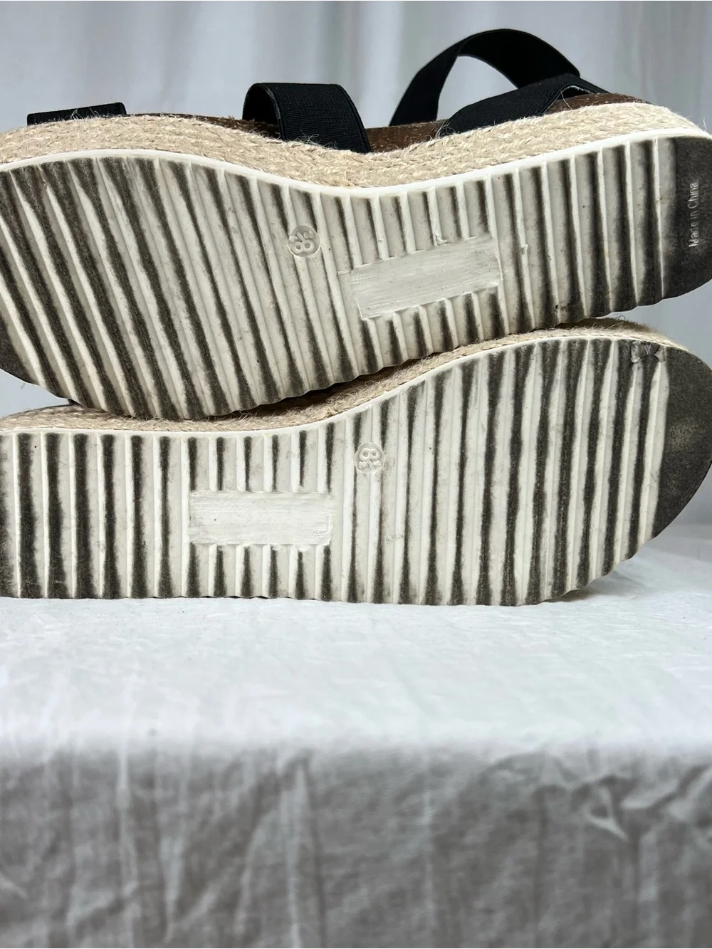 MaddenGirl Women’s sz8.5 Black Elastic Strap Espadrille Platform Footbed Sandals